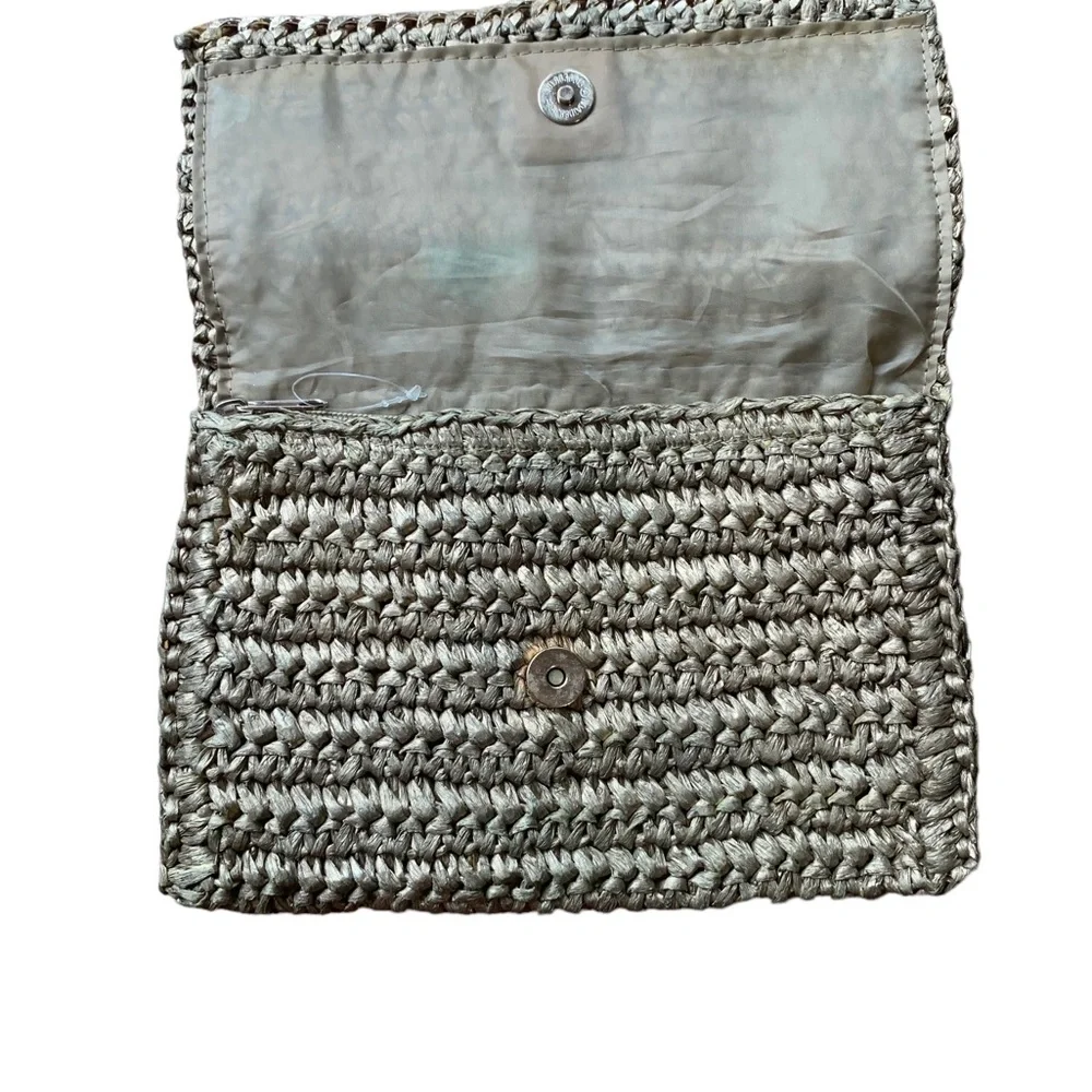 H&M Gold Woven Clutch Bag‎ With Gold Zipper And Magnetic Closure